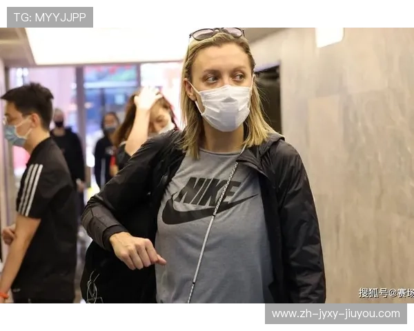 羽毛球拉尔森香蕉球